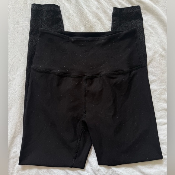 Beyond Yoga Pants - Beyond Yoga | Black Speckled Leggings M